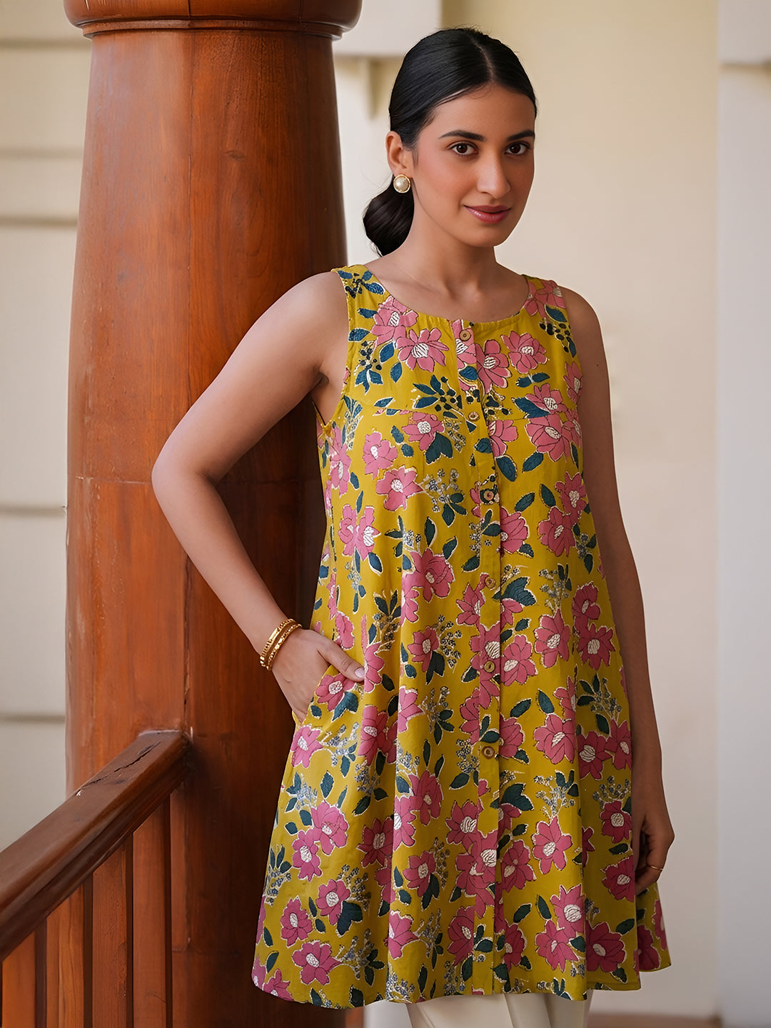 JAA26TU04368_1.jpg Yellow Pure Cotton Floral Printed A-Line Short Kurti - Image 1