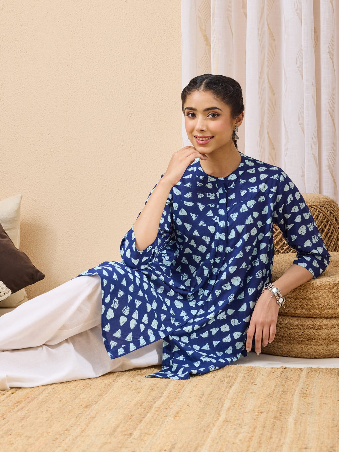 JAA26TU04625_1.jpg Blue Pure Cotton Printed A-Line Short Kurti - Image 1