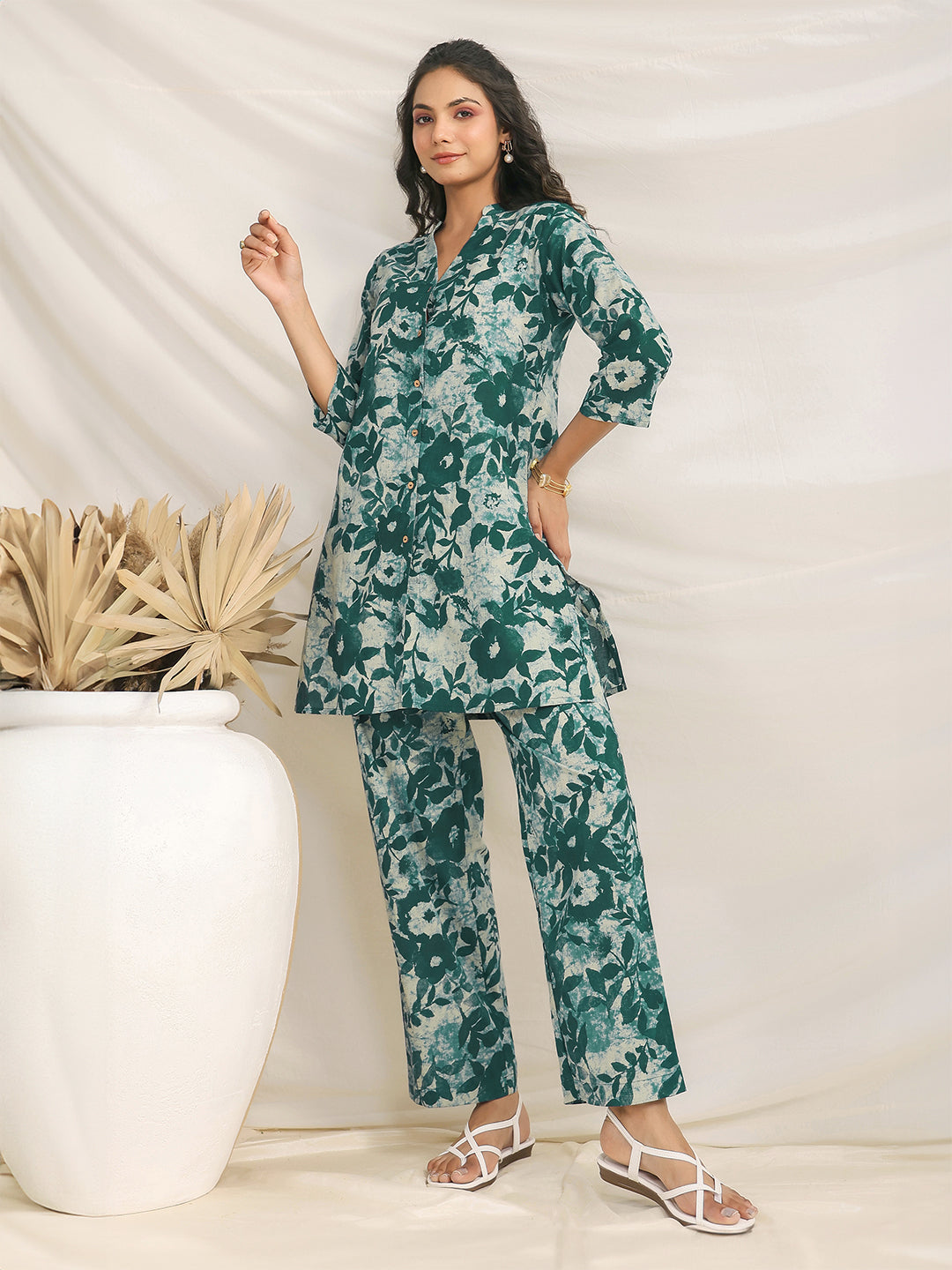 JAC24CD01643_1.jpg Green Pure Cotton Floral Printed A-Line Cord Set - Image 1