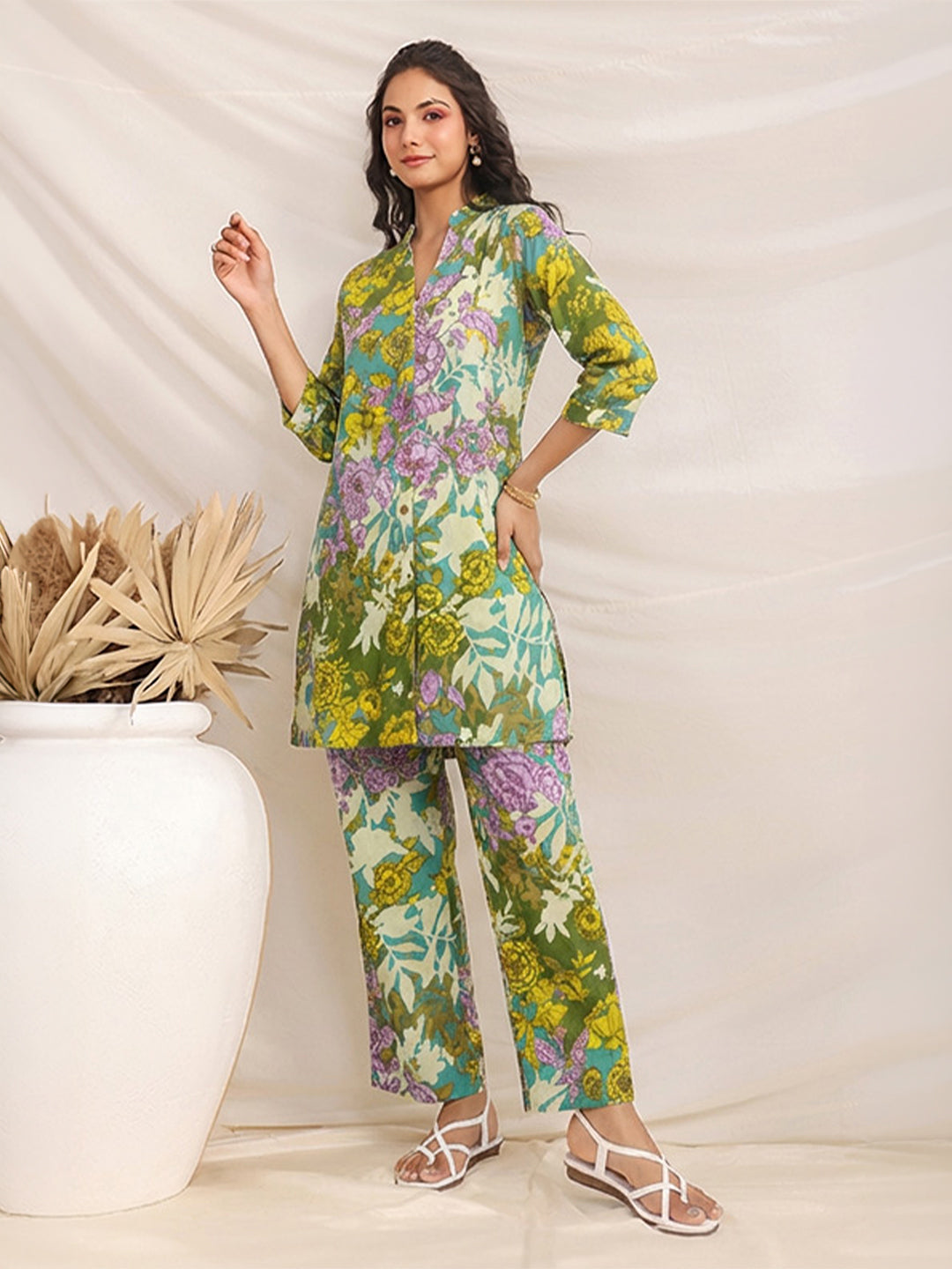 JAC26CD03936_1.jpg Multicolor Pure Cotton Floral Printed Straight Cord Set - Image 1